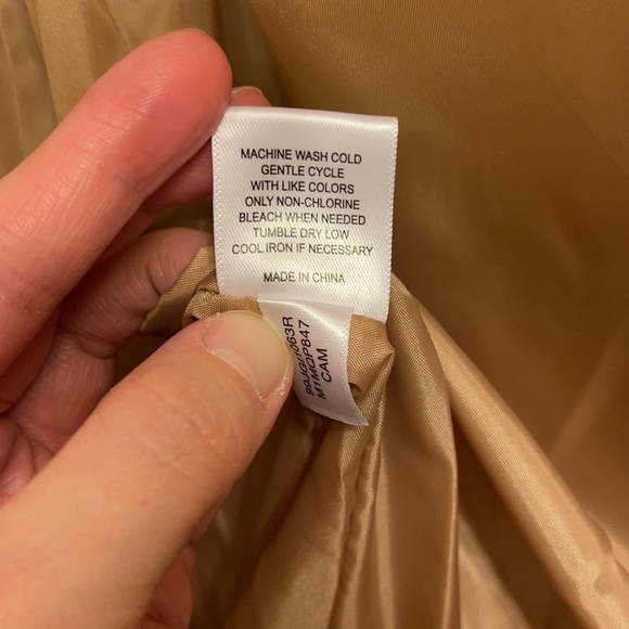 Marc New York Andrew Marc Women’s Medium Tan Full Zip Puffer Vest w/ Belt - Picture 8 of 9